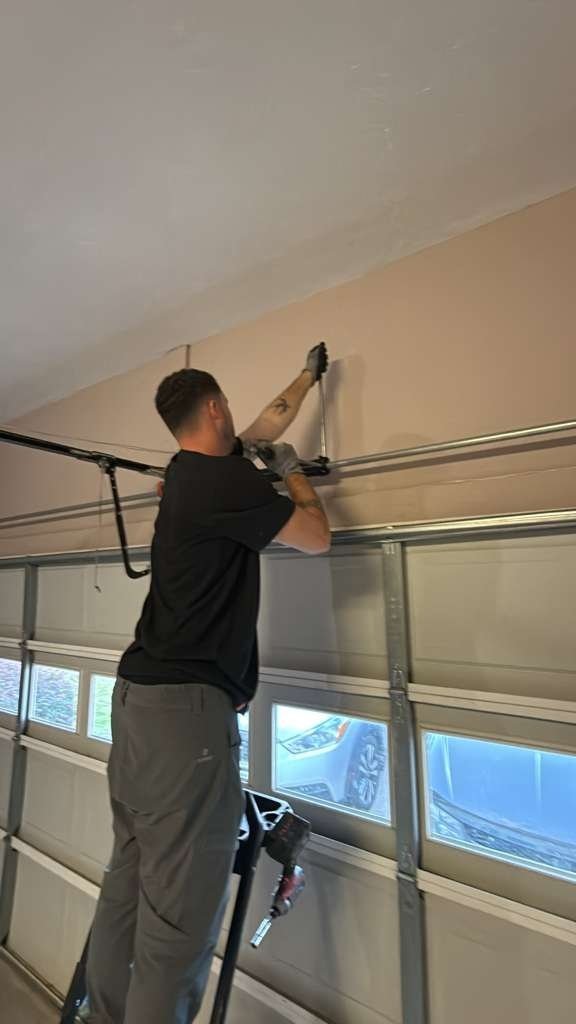 Garage door repair work, gallery photo 3